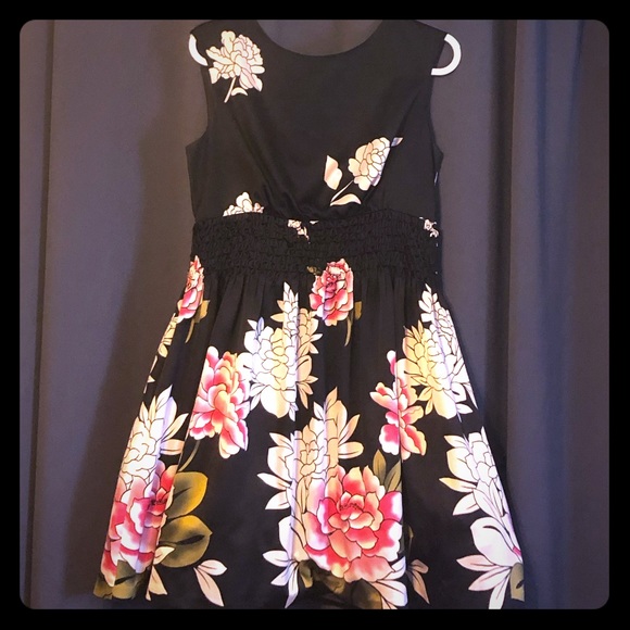 Jessica Simpson Dresses & Skirts - Jessica Simpson floral dress size 12